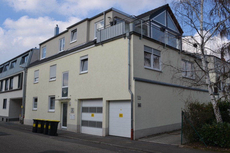 Stadthäuser Marzelstraße mit integrierten Garagen