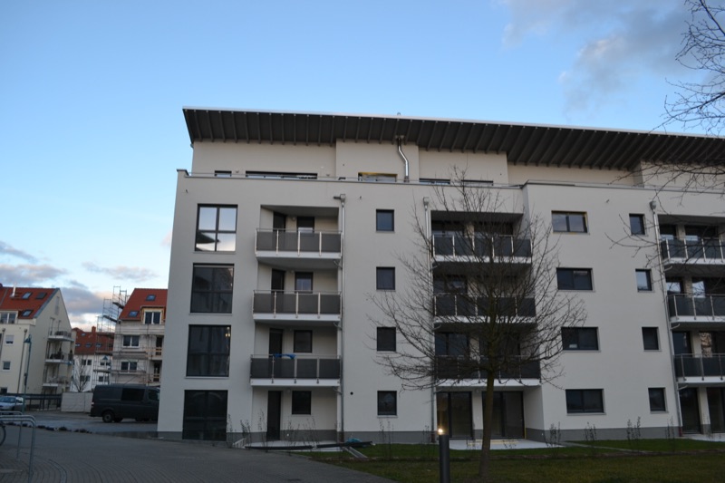 Loggienfassade eines Mehrfamilienhauses im Wohnpark